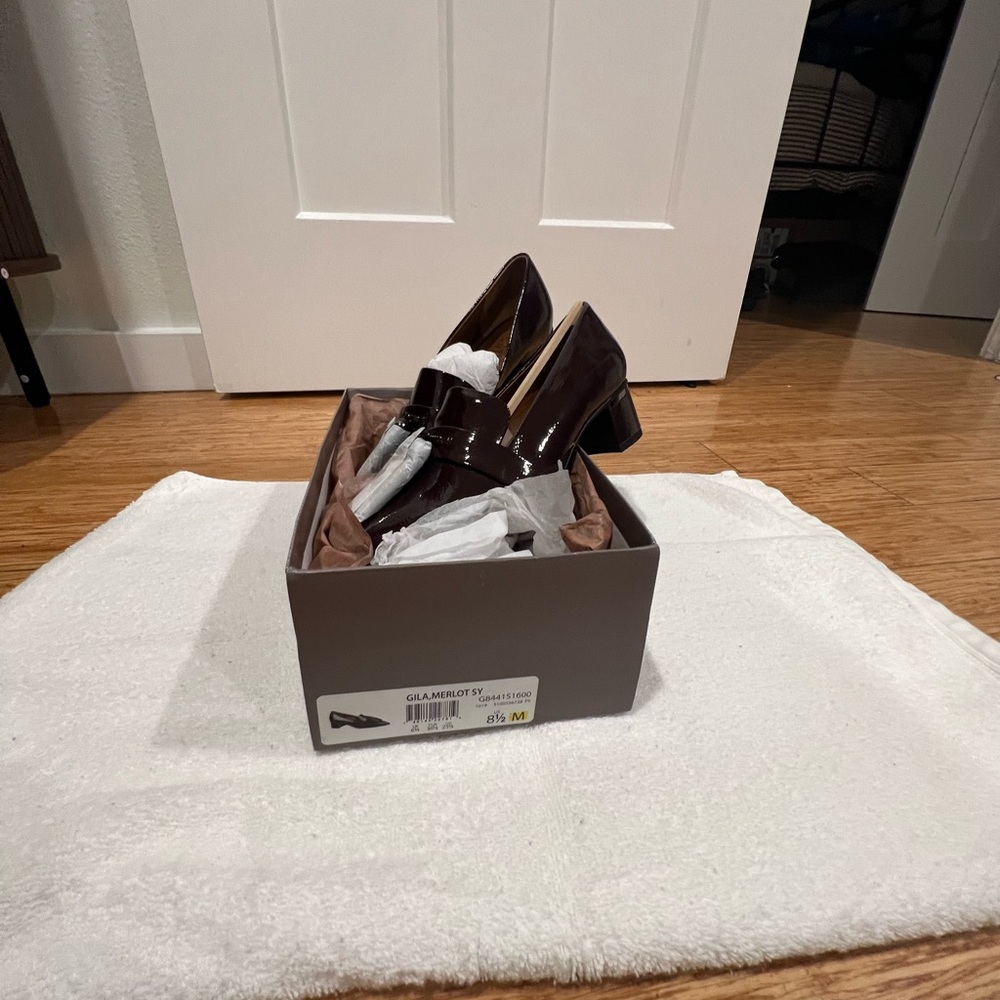 Glamorous New Franco Sarto Burgundy Patent Heels